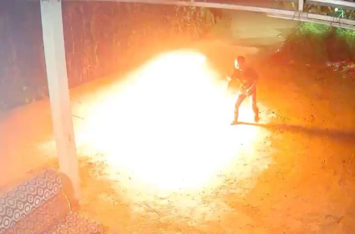 Bat nhom doi tuong dung “bom xang” duoi danh nhau o Phu Tho