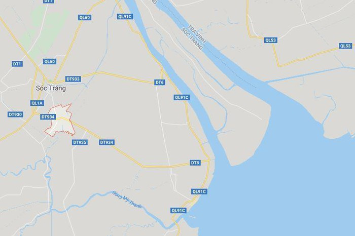 Canh sat kham xet kho xang dau cua dai gia Trinh Suong-Hinh-3