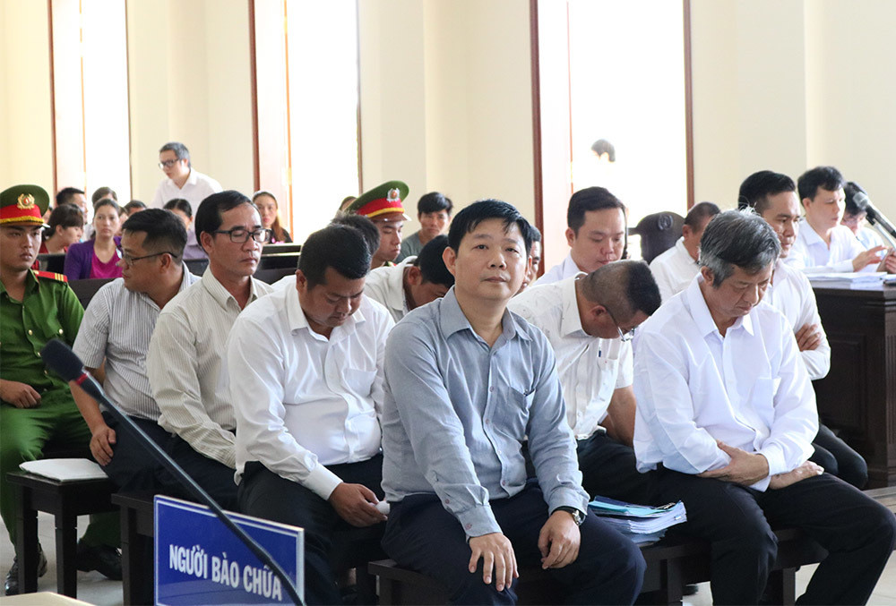 That thoat hon 1.800 ti tai Vietcombank Tay Do: Yeu sach la doi o phien toa