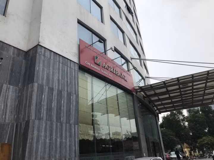 Vi sao nguyen pho phong Agribank nghi “cuom” 700 trieu nghi viec bat thuong?