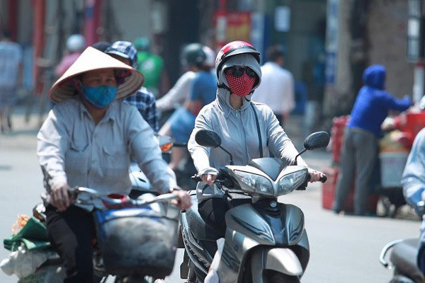 Du bao thoi tiet hom nay: Mien Bac ngay nang gat toi mua rao