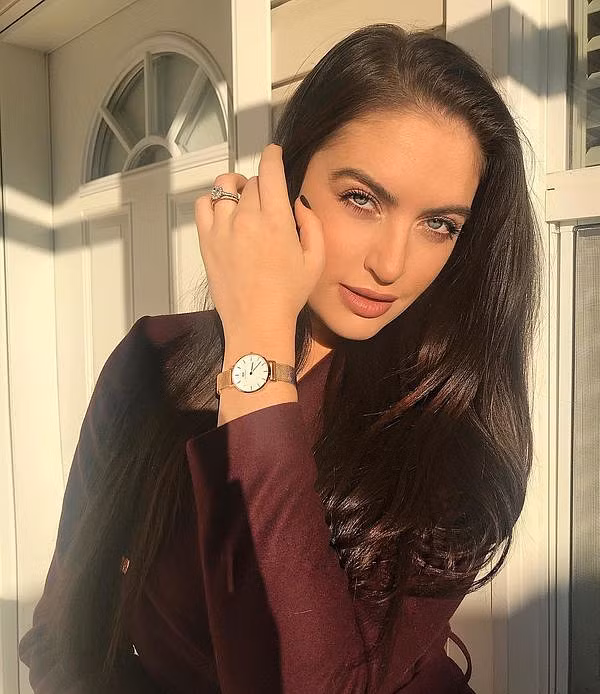 Hoang Thuy duoc danh gia trong top 10 thi sinh manh nhat Miss Universe 2019-Hinh-2