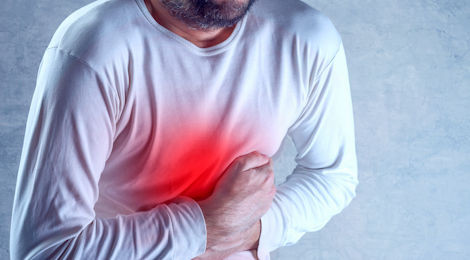 Ngoài ra, các bệnh dạ dày, viêm đại tràng co thắt mỗi khi mùa lạnh đến cũng tăng nặng hơn với người cao tuổi. Ảnh: THS.