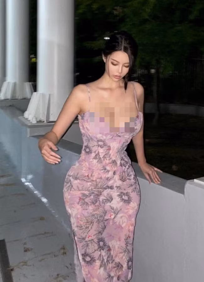 Người đẹp chuộng váy áo tôn vòng 1.