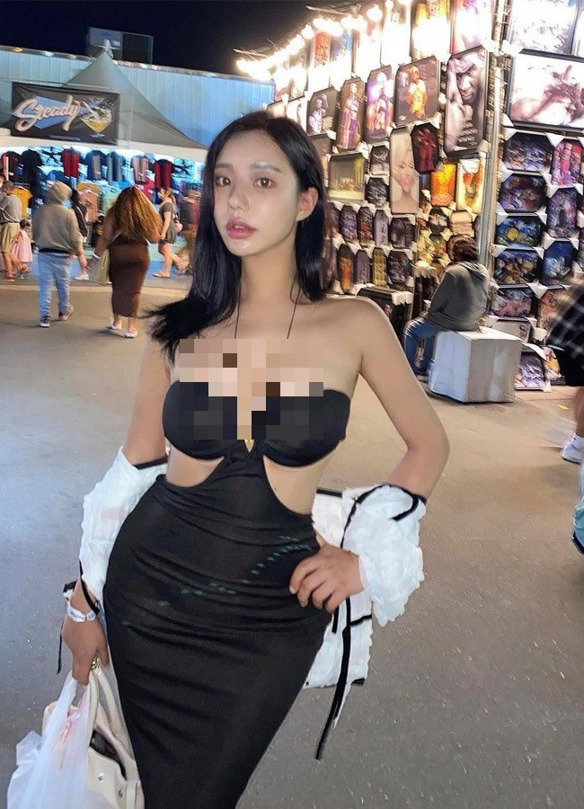 Váy cut-out được bình chọn là trang phục quyến rũ không dành cho những cô nàng "yếu tim".