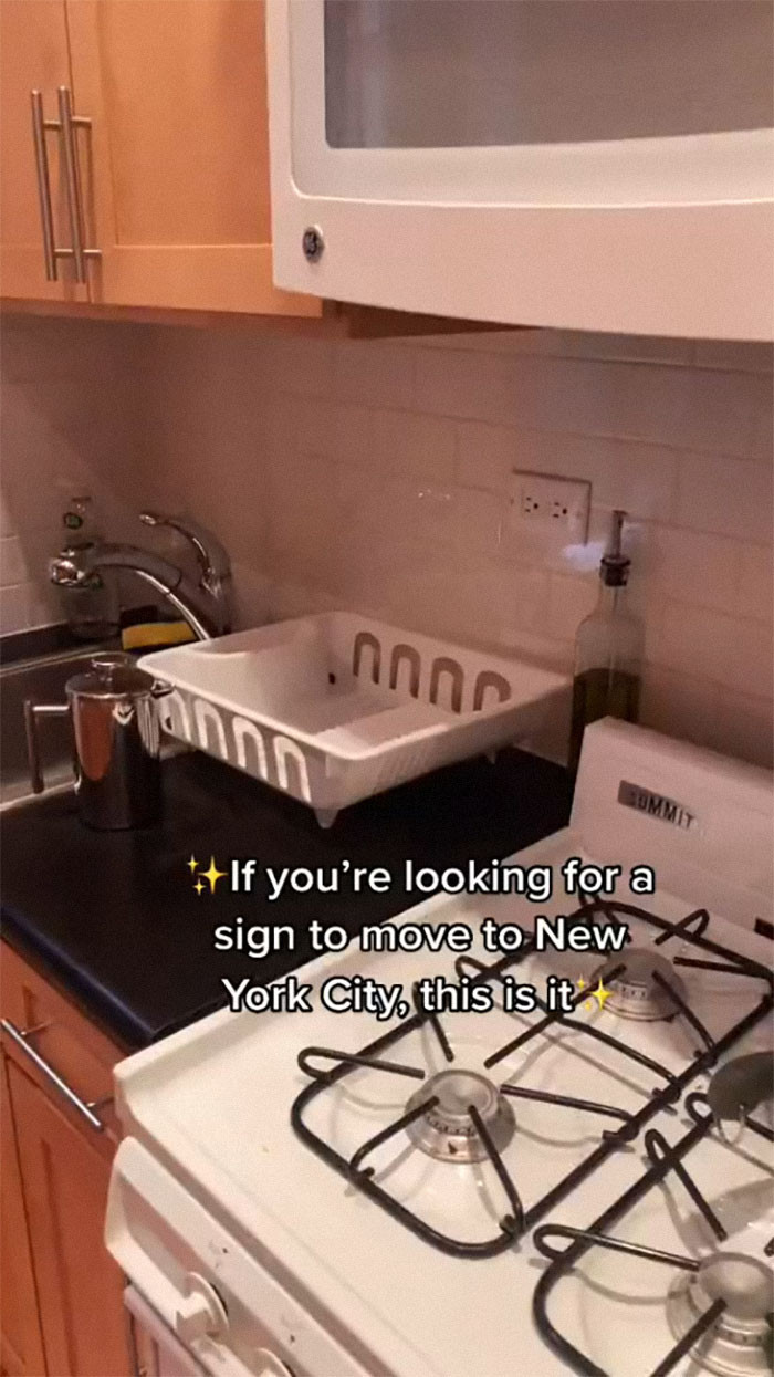  Căn hộ thuê khá rộng rãi, bên trong gọn gàng, nhưng có một khuyết điểm mà khi dọn vào ở Caroline mới biết, khiến cô sốc.