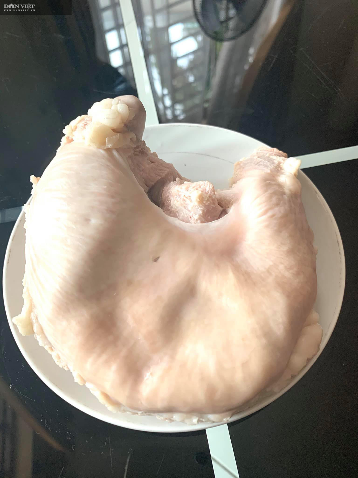 * Luộc dạ dày: - Dạ dày mua về rửa sạch với muối và chanh cho hết nhờn và mùi hôi, khi rửa dạ dày nhớ lộn trái để rửa kỹ bên trong.