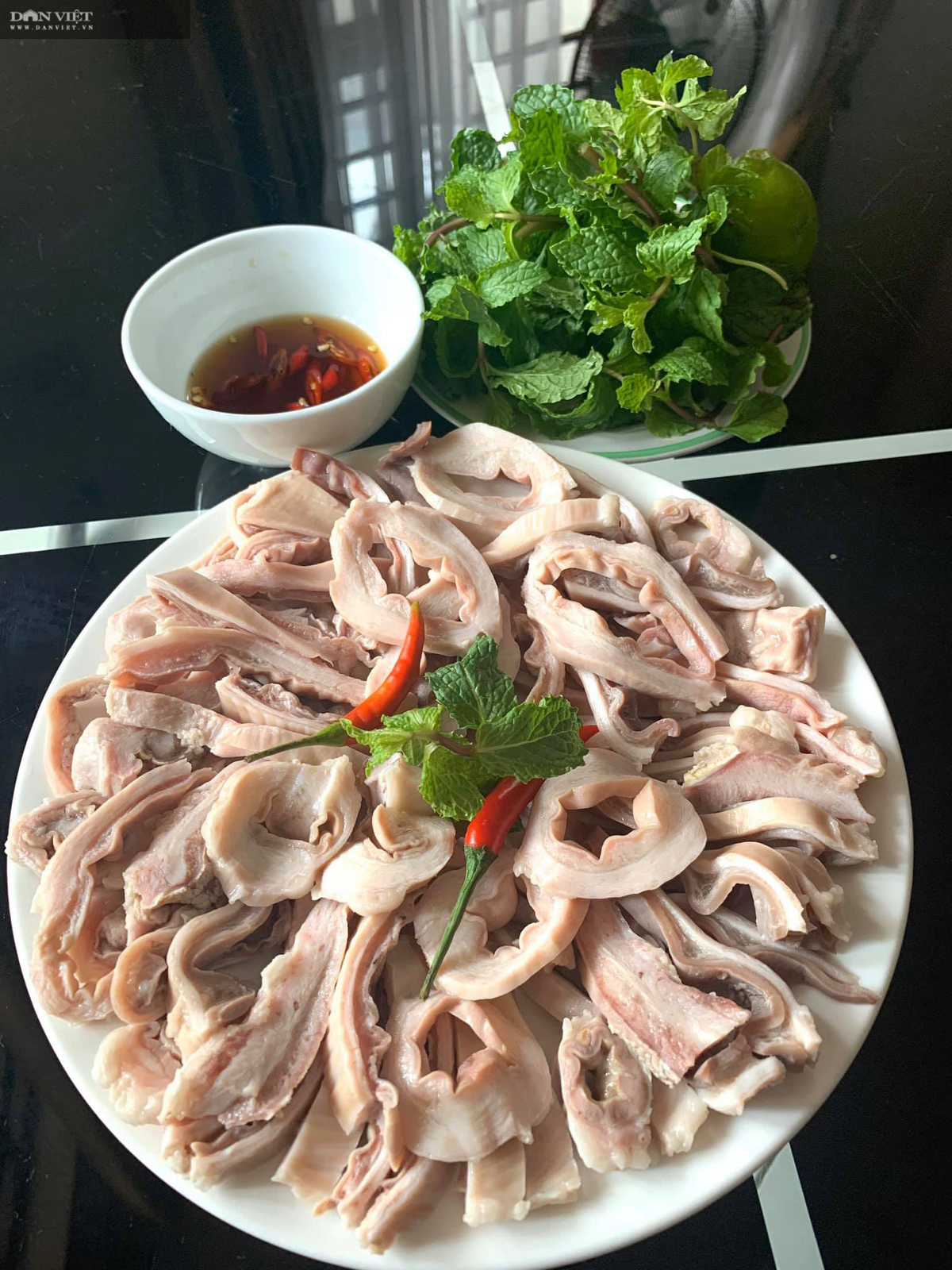 Lưu ý: Như vậy, khi chế biến lòng, dạ dày hãy nhớ dùng muối, chanh, giấm và nước đá như đã bày ở trên nhé. Chúc các bạn thành công khi chế biến lòng lợn.