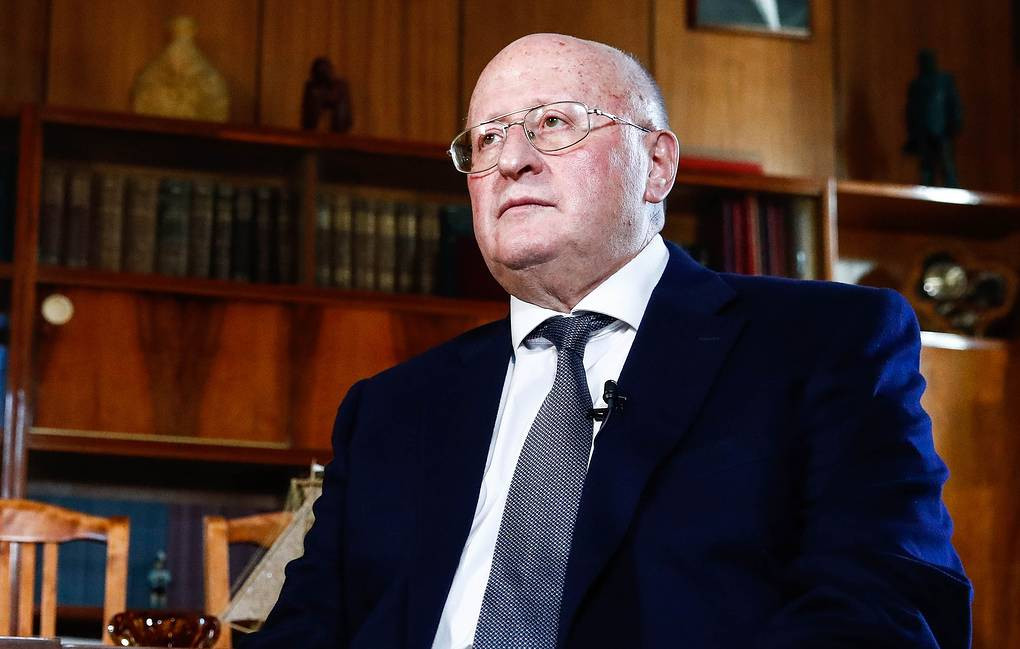 Ngày 25/11, TASS dẫn lời Giám đốc Trung tâm Nghiên cứu Dịch tễ học và Vi sinh vật học Quốc gia Gamaleya của Nga Alexander Gintsburg (ảnh) cho biết: "Đến thời điểm hiện tại, chúng tôi không ghi nhận bất kỳ tác dụng phụ đáng kể nào đối với các đối tượng tham gia thử nghiệm dùng vắc xin COVID-19 dạng xịt mũi". Ảnh: TASS.