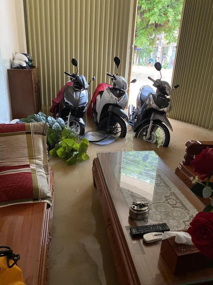 Mua lon keo dai, nhieu noi o Binh Dinh chim trong bien nuoc-Hinh-2