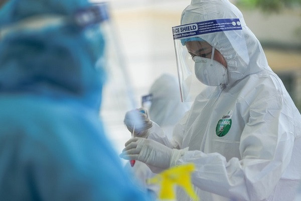 Ha Noi tam dung hoat dong cho Nam Dong vi phat hien F0