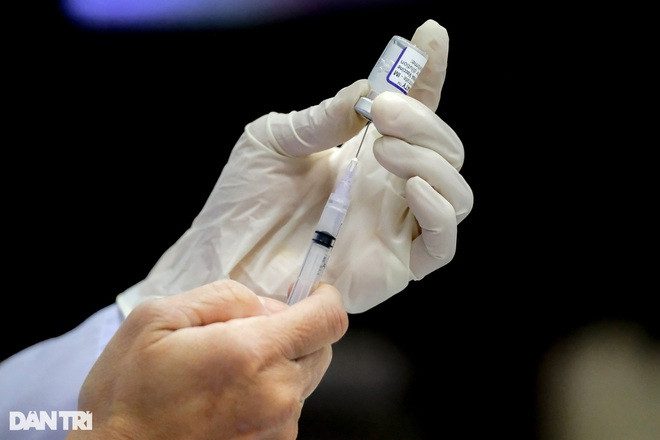 Ha Noi hop tim nguyen nhan nu sinh tu vong sau tiem vaccine COVID-19