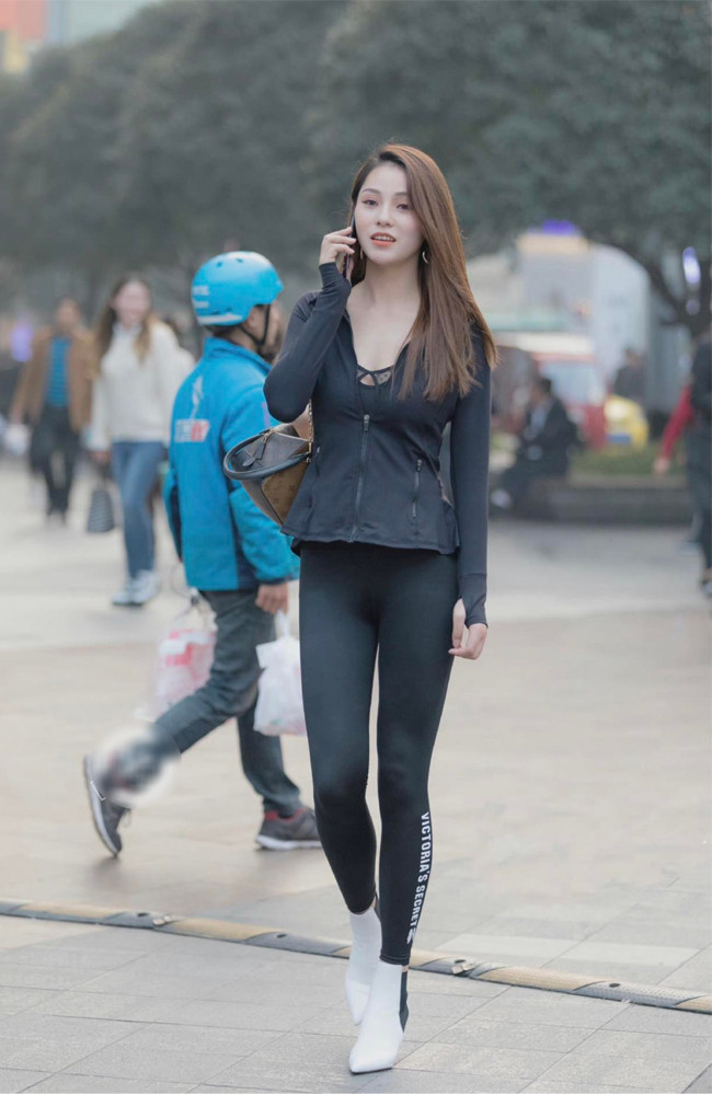 Có rất nhiều cách mix đồ khác nhau với quần gym.