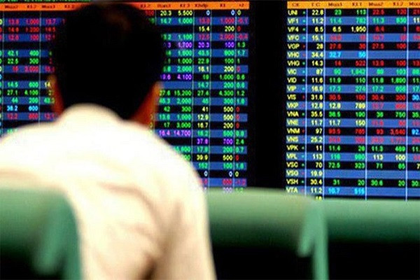 Chung khoan ngay 1/11: Tiep da tang diem ky luc, rung lac o vung gia cao