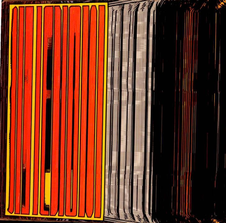 “Một số tờ giấy bị kẹt trong máy scan của tôi và tôi vô tình tạo ra được tác phẩm nghệ thuật trừu tượng này”, người đăng bức ảnh viết.