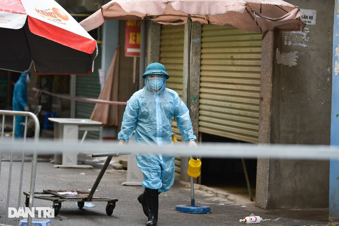 Nha hang phat hien F0, Ha Noi thong bao khan tim nguoi