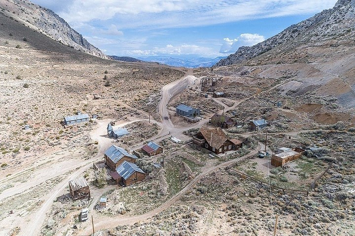 Là một thị trấn khai thác mỏ bị bỏ hoang ở Thung lũng Chết, bang California (Mỹ) Cerro Gordo nổi tiếng là nơi nguy hiểm vào thập niên 1870. Ảnh MNN.