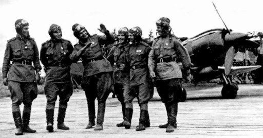 Về sau, cậu được huấn luyện những thao tác khó khăn như nhào lộn trên không. Sau khi đã thuần thục các kỹ năng, Arkady tham gia phần thi sát hạch để trở thành phi công do người cha phụ trách. Ông Nikolai đánh giá con trai nghiêm khắc như những người khác. Với thành tích tốt, Arkady vượt qua kỳ thi khảo sát và được phép bay.