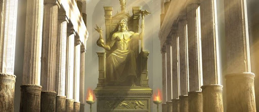 Tượng thần Zeus ở Olympia nổi bật với chiều cao 13m. Đây là "đứa con tinh thần" của nhà điêu khắc người Hy Lạp Phidias thực hiện năm 435 trước Công nguyên. Là một trong 7 kỳ quan cổ đại, tượng thần Zeus được làm từ gỗ, ngà voi và vàng. Pheidias thể hiện tư thế thần Zeus đang ngồi trên ngai vàng.