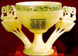 Nhà khảo cổ Carter gọi chiếc cốc đặc biệt tìm thấy trong lăng mộ của Tutankhamun là "chiếc ly ước nguyện".
