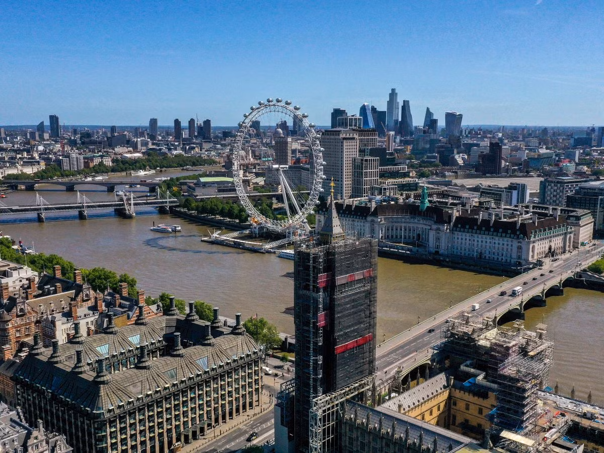 Nhờ vậy, các chuyên gia xây dựng được bộ dữ liệu có tên “Hình ảnh tương lai của chúng ta” bao gồm video mô phỏng và hình ảnh kết xuất chân thực về mực nước biển những thập kỷ tiếp theo quanh các địa điểm nổi tiếng thế giới.