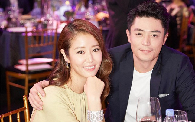 Hồi cuối tháng 8, thông tin văn phòng làm việc của Lâm Tâm Như bất ngờ đóng cửa gây xôn xao dư luận. Nhiều người cho rằng, đây không phải trùng hợp ngẫu nhiên và cặp sao “Khuynh thế hoàng phi” đang dọn đường trở về Đài Loan (Trung Quốc) phát triển cũng như không muốn bị vạ lây bởi scandal của Triệu Vy.