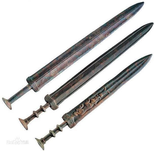 Từ đây, các chuyên gia tiến hành giải mã vì sao những vũ khí đó không bị hoen rỉ, tránh được tác động của thời gian và môi trường.