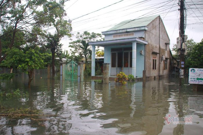 Sat lo duong sat Bac-Nam, 251 hanh khach bi ket 7 tieng o ga Tam Ky-Hinh-5