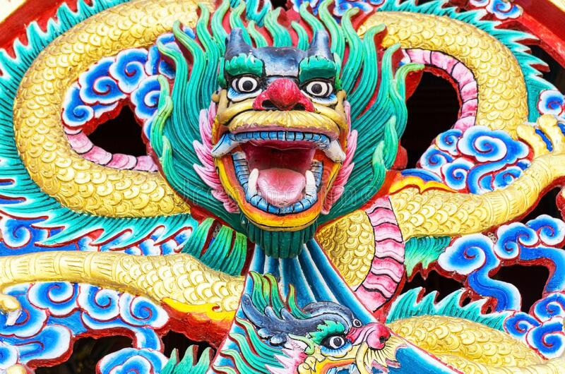 Nghe vậy, hoàng đế Khổng Gia vô cùng vui mừng và ban cho Lưu Lũy một chức quan để thuần phục con rồng. Thế nhưng, người này chỉ chăm sóc được một thời gian thì con vật chết.