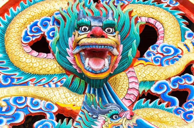 Nghe vậy, hoàng đế Khổng Gia vô cùng vui mừng và ban cho Lưu Lũy một chức quan để thuần phục con rồng. Thế nhưng, người này chỉ chăm sóc được một thời gian thì con vật chết.