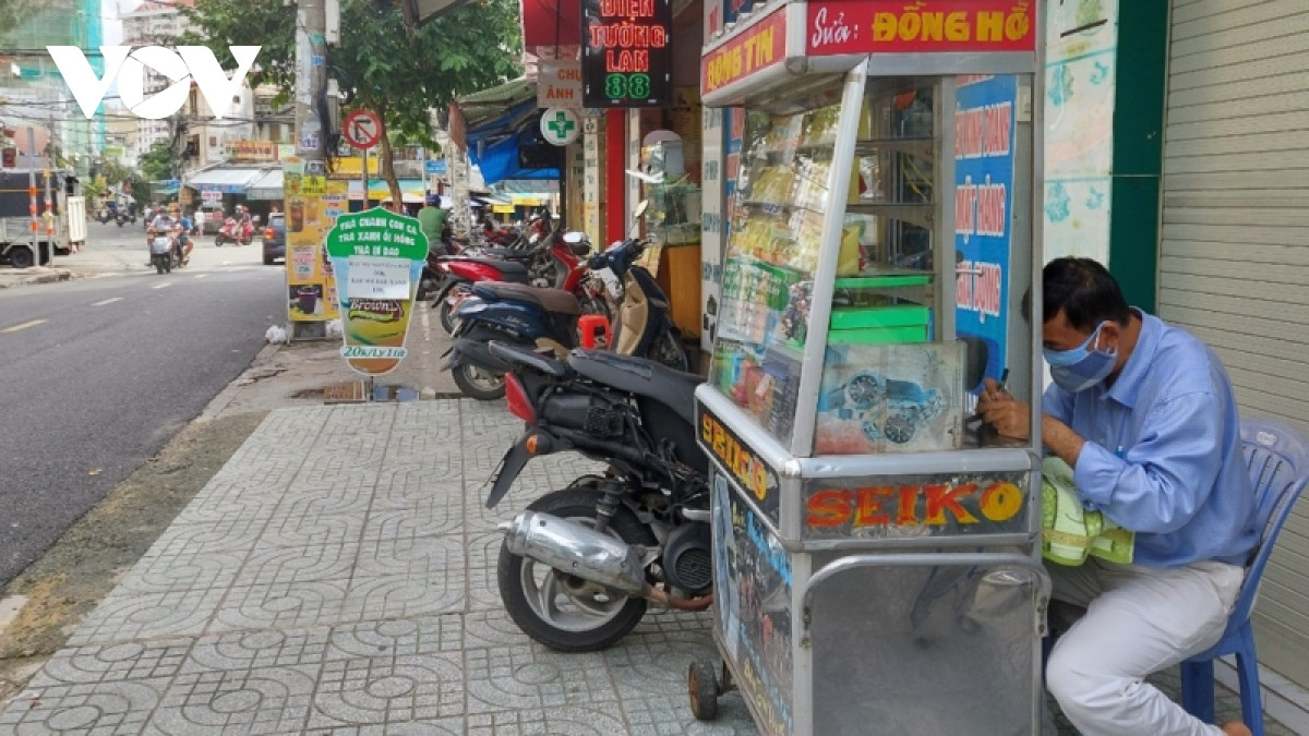 Nguoi dan TP.HCM tat bat voi cuoc song “binh thuong moi”-Hinh-3