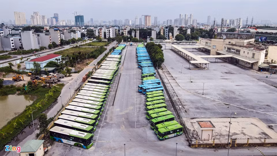 Cảnh tương tự tại xí nghiệp buýt nhanh BRT Hà Nội (Yên Nghĩa, Hà Đông) vài tháng qua.