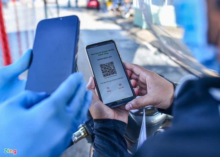 Vì vậy, các app chuyên ngành hoặc một số app có phần tính năng liên quan đến phòng chống dịch thì người dùng căn cứ trên nhu cầu của bản thân để cài đặt và sử dụng. Ảnh: Zing.