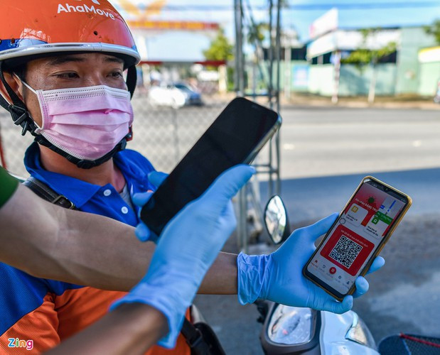 Trong khi đó app VssID cũng có nghiệp vụ riêng của bên Bảo hiểm xã hội. Với những app này thì các bên sẽ liên thông cơ sở dữ liệu để phục vụ công tác phòng chống dịch theo từng nội dung sẽ liên kết với app PC-Covid. Ảnh: Zing.