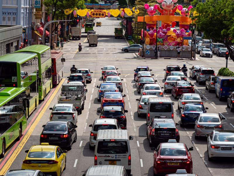 Nhờ hệ thống ERP, mật độ giao thông giảm 20%. Giải pháp này còn thúc đấy 65% người dân Singapore lựa chọn sử dụng phương tiện công cộng vì chi phí rẻ, tiện lợi hơn. Nhờ vậy, lượng khí thải CO2 và bụi giảm đáng kể, giúp cải thiện môi trường xanh - sạch - đẹp hơn.