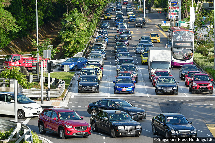 Điển hình là Singapore. Quốc đảo sư tử này là nước tiên phong trong việc triển khai thu phí vào nội đô. Cụ thể, vào đầu những năm 70 của thế kỷ trước, Singapore đối mặt với tình trạng tắc đường nghiêm trọng do tác động của quá trình đô thị hóa và phát triển kinh tế.