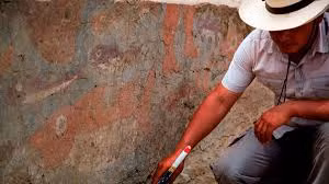 Trong khi đó, nền văn minh Mochica hay Moche tồn tại từ năm 100 - 700 sau Công nguyên. Họ sinh sống chủ yếu ở khu vực bờ biển phía bắc Peru.