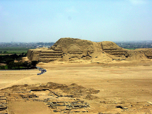 Người Wari có truyền thống hiến tế con người và động vật. Các chuyên gia hy vọng thông qua khám phá này sẽ giúp giải mã những điều bí ẩn về các tập tục, nghi lễ của nền văn minh Wari.