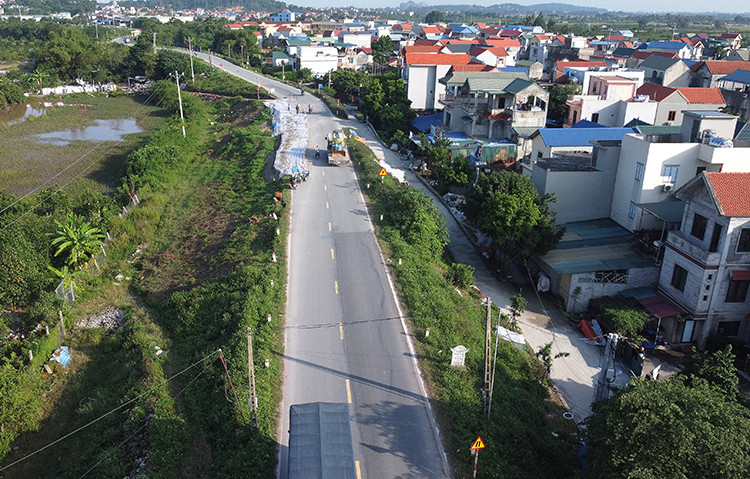 Sụt lún nghiêm trọng tại nhiều điểm đê ở Hà Nội - Hình 8 Sut lun nghiem trong tai nhieu diem de o Ha Noi-Hinh-8