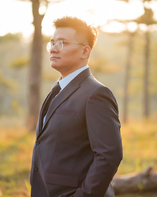 Theo nguồn tin từ Cục Cảnh sát Hình sự (C02, Bộ Công an), hacker Nhâm Hoàng Khang bị bắt sáng ngày 4/10 tại Cần Thơ để điều tra về hành vi Cưỡng đoạt tài sản. Trước đó, cơ quan nhận được đơn tố cáo cho rằng Khang đã xâm nhập dữ liệu mạng máy tính liên quan đến cờ bạc, sau đó tống tiền hàng trăm triệu đồng. Hiện cơ quan chức năng mở rộng điều tra hàng loạt dấu hiệu tội phạm khác của Khang và những người liên quan.