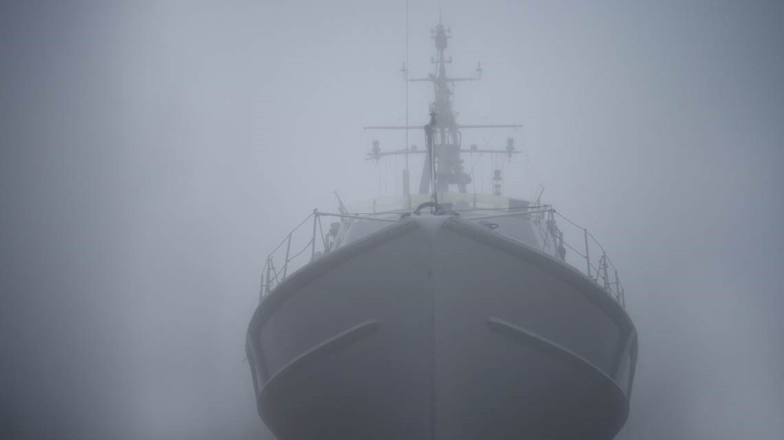 Khi một sô thủy thủ tàu Silver Star lên tàu SS Ourang Medan để tìm hiểu sự việc thì phát hiện nhân viên vô tuyến điện - người gửi bản tin và tín hiệu S.O.S chết trong tư thế mắt mở hết cỡ lộ rõ sự kinh hoàng tột độ. Trên tay người này vẫn còn cầm cần gõ mã morse.