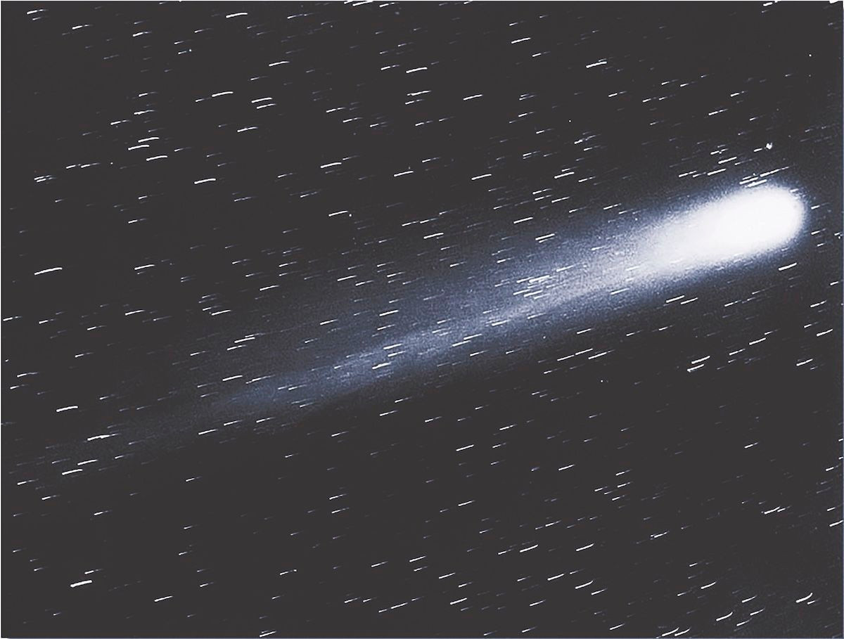 Theo dự đoán của Flammarion, sao chổi Halley là "con mắt quỷ dữ trên bầu trời". Nó sẽ đem đến sự chết chóc cho nhân loại và các loài động thực vật trên Trái đất.