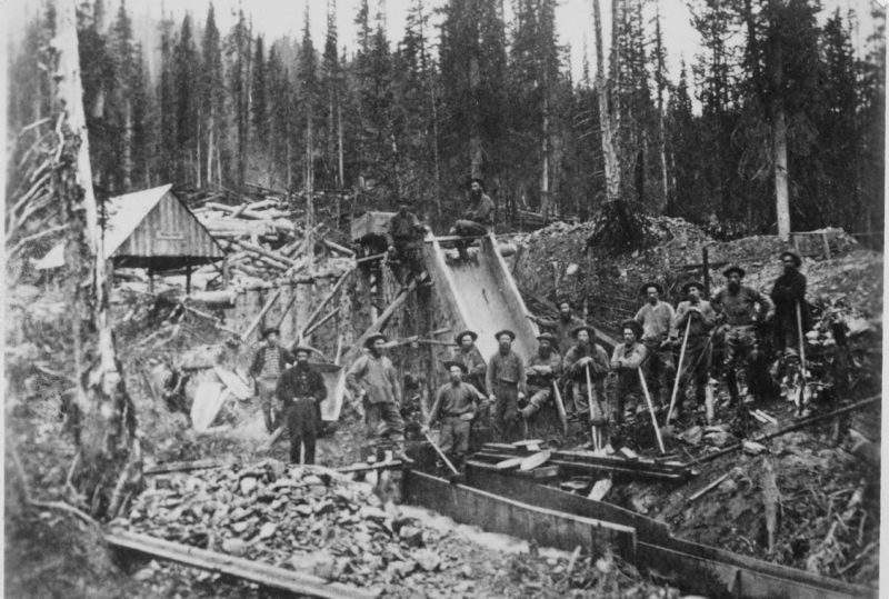 Thế nhưng, "cơn sốt vàng" đã gây ra một số tác động tiêu cực cho tiểu bang California. Trong số này có việc các hoạt động khai thác vàng gây ra ô nhiễm môi trường khá nghiêm trọng ở các dòng sông, suối, khu vực đồi núi.