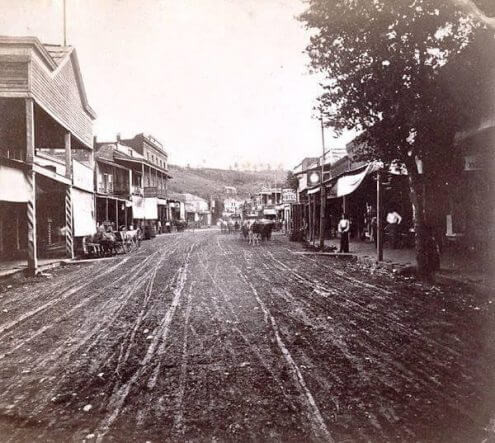 Sau khi "cơn sốt vàng" kết thúc, nhiều người trở về quê nhà nhưng cũng có không ít người quyết định định cư tại California. Theo thời gian, California trở thành một trong những tiểu bang đông dân nhất nước Mỹ.