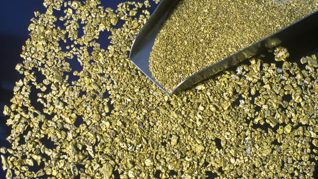 Trong số này, không ít người đổi đời chỉ sau vài tháng nhờ nỗ lực tìm kiếm, khai thác vàng ở "miền đất hứa" California.