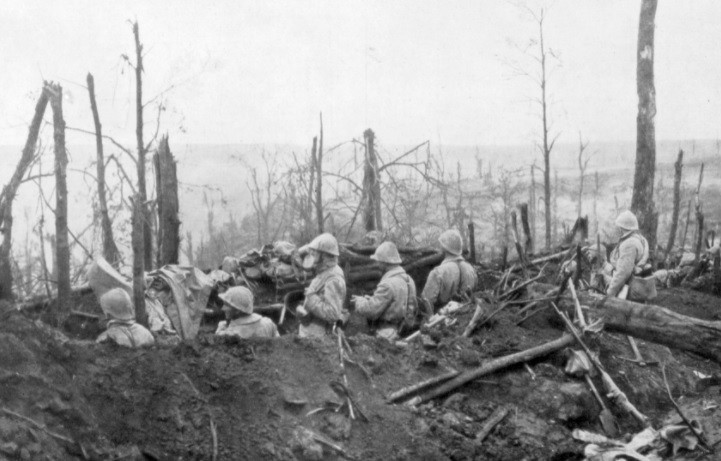 Vào thời điểm ấy, 270 lính Đức thuộc đại đội 10 và 11 của trung đoàn 111 bị mắc kẹt bên trong đường hầm. Trong 6 ngày tiếp theo, số binh sĩ này cố gắng tìm đường thoát nhưng không thành.