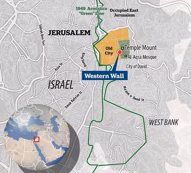 Giả thuyết này được đưa ra là vì việc buôn bán và sản xuất Commiphora gileadensis được người Do Thái sống ở lưu vực Biển Chết kiểm soát chặt chẽ. Khu vực này cũng là nơi loài cây này được trồng nhiều.