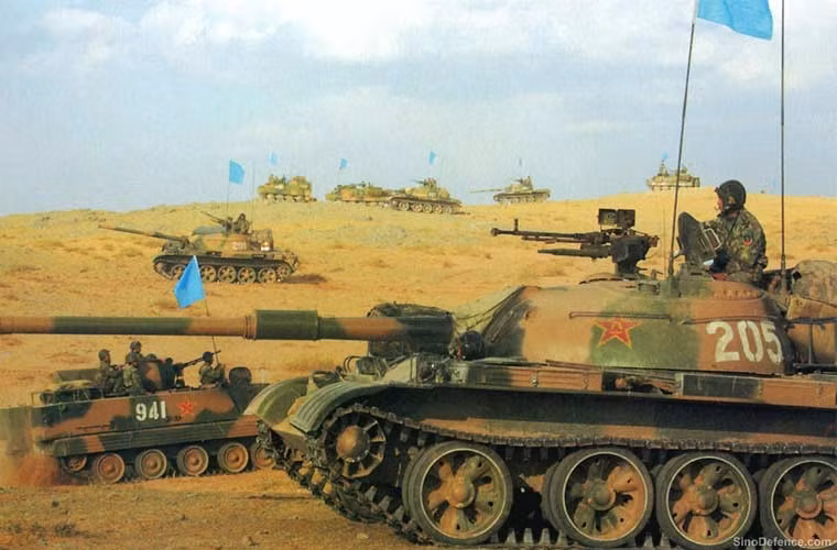 Từ năm 1984, Quân đội Trung Quốc đưa vào sử dụng thế hệ tăng Type 69-III, sau được đổi thành Type 79. Đây được xem là gói nâng cấp lớn của dòng Type 69 tích hợp hàng loạt công nghệ phương Tây. Điểm mới trên Type 79 là trang bị pháo chính 105mm Type 83 (sao chép pháo L7 của Anh), dùng hệ thống điều khiển hỏa lực Marconi của Anh, có thể bổ sung thêm giáp ERA và dùng động cơ 730 mã lực.