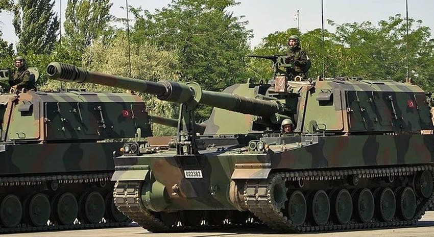 Ví dụ như đơn hàng xuất khẩu pháo tự hành của Hàn Quốc cho Phần Lan, được đánh giá là có giá trị cả về mặt kinh tế lẫn chính trị. Ngoài ra, pháo tự hành K-9 của Hàn Quốc còn tìm được đường tới Ai Cập.