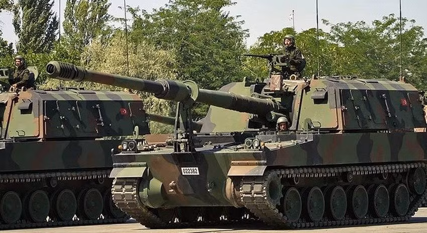 Ví dụ như đơn hàng xuất khẩu pháo tự hành của Hàn Quốc cho Phần Lan, được đánh giá là có giá trị cả về mặt kinh tế lẫn chính trị. Ngoài ra, pháo tự hành K-9 của Hàn Quốc còn tìm được đường tới Ai Cập.